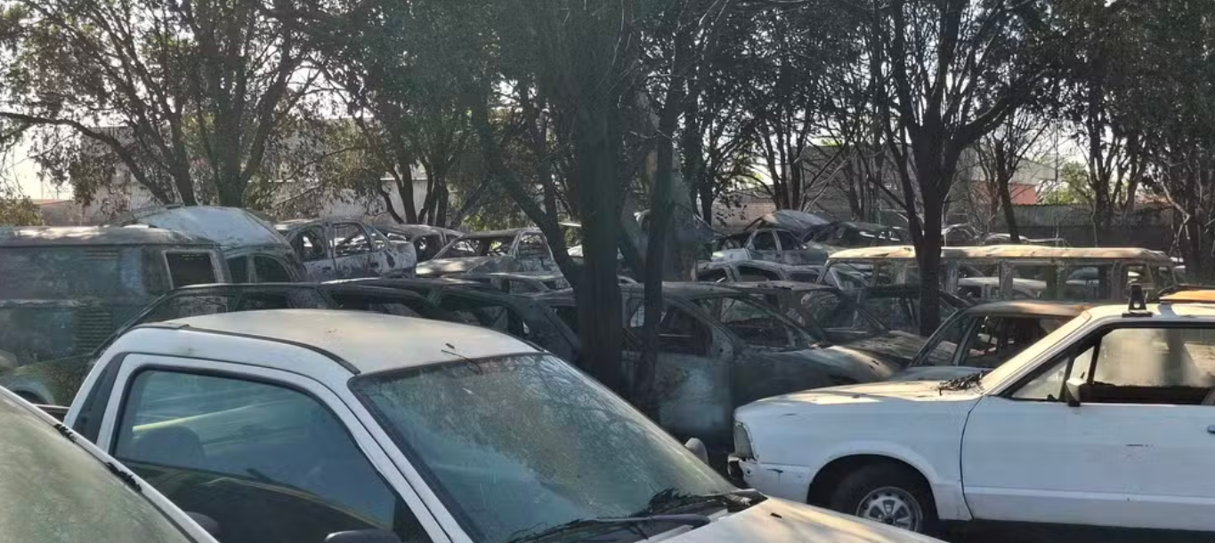 Incêndio em pátio credenciado ao Detran em Jaboticabal destruiu ao menos 300 veículos, estima dono