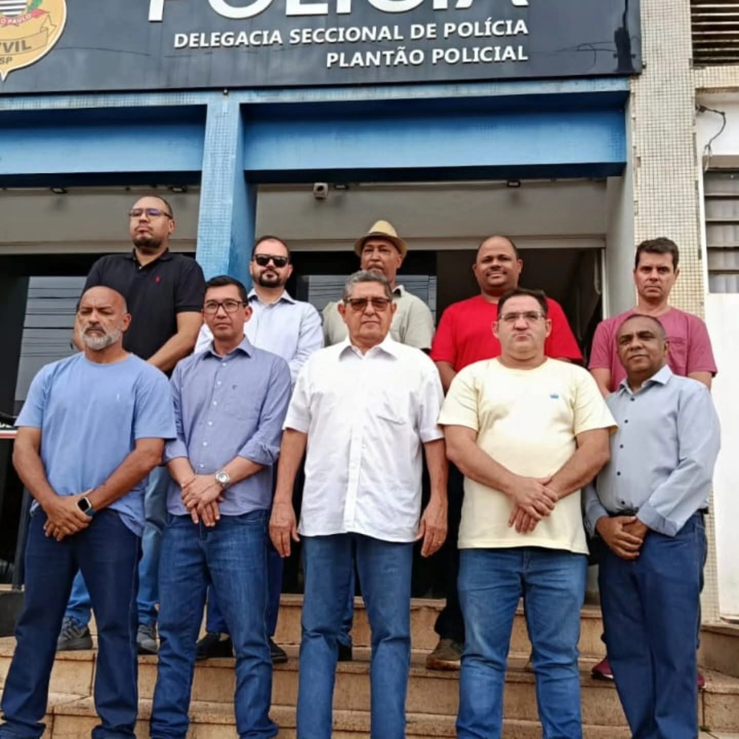 Vereadores registram boletim  de injúria após divulgação de folheto na cidade