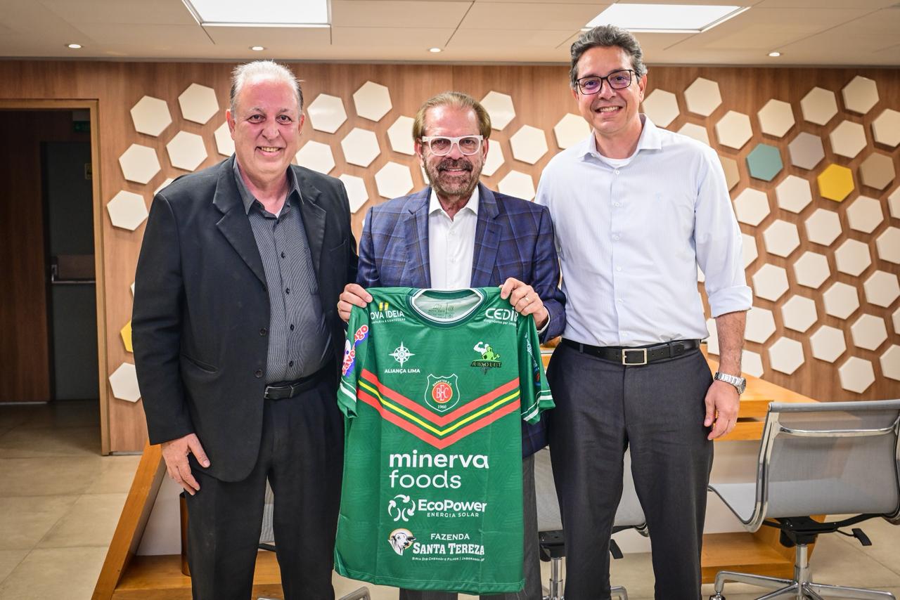 Presidente e vice do BEC visitam Reinaldo Carneiro na FPF