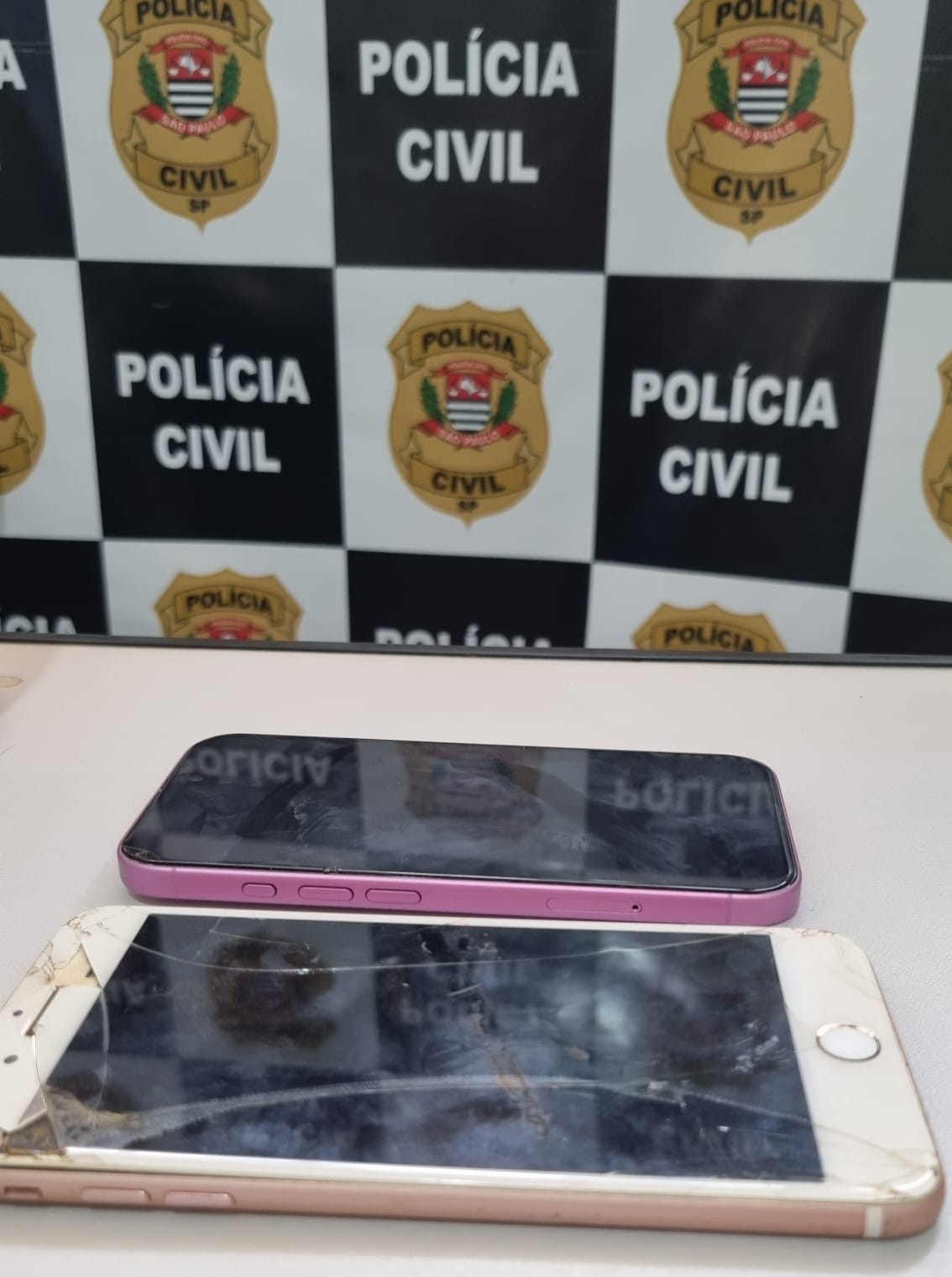 Celulares são apreendidos em busca domiciliar em Guaíra