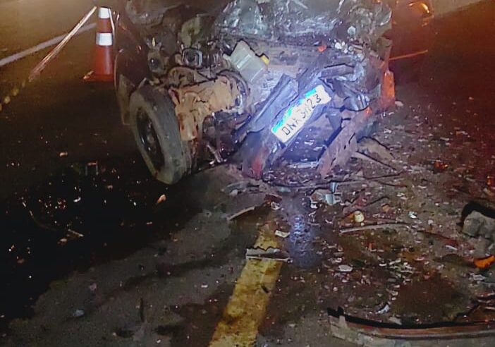 Colisão frontal tira vida de motorista e deixa três gravemente feridos