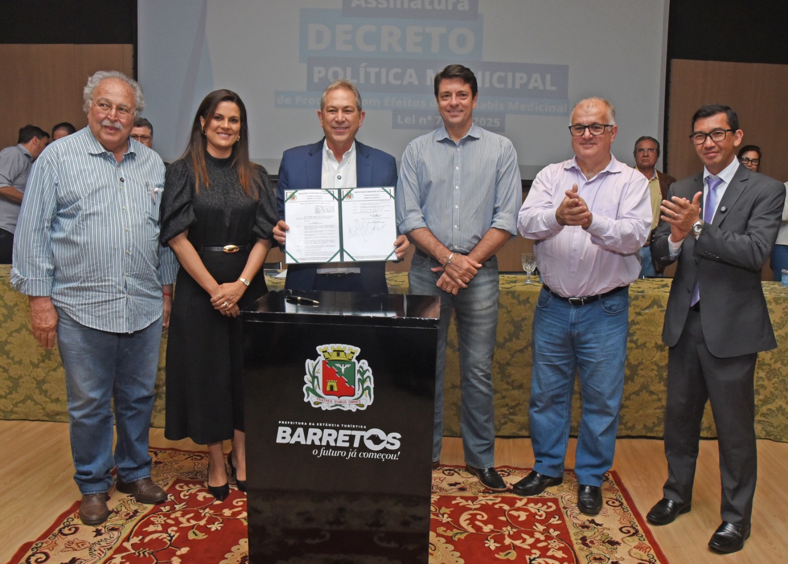 Decreto que permite uso da Cannabis Medicinal é assinado pelo prefeito Odair