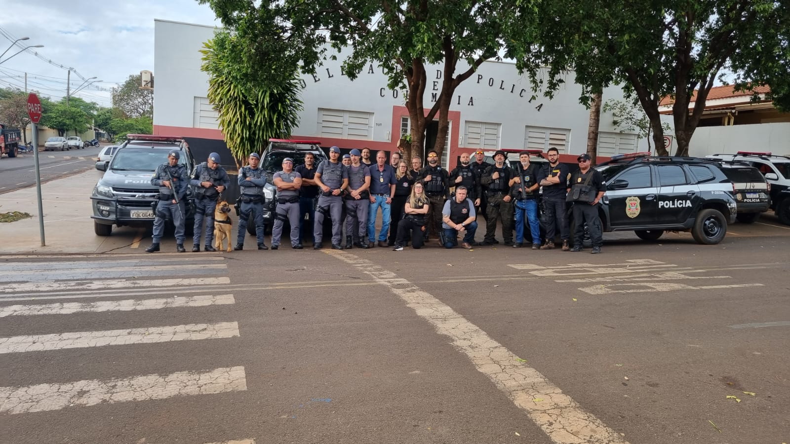 Operação policial em Colômbia resulta na prisão de três pessoas por tráfico de drogas e associação ao tráfoco