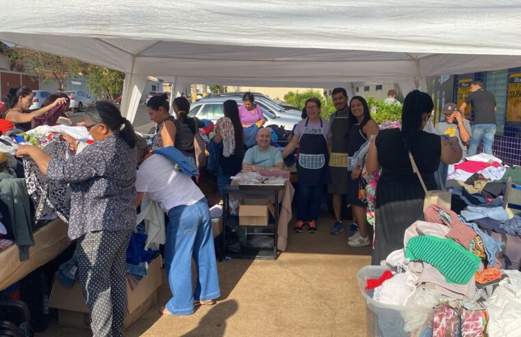 Bazar solidário terá venda de brinquedos e roupas no sábado