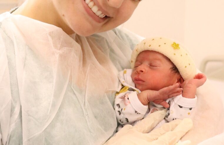 Santa Casa celebra o primeiro Dia das Crianças de bebês internados na UTI Neonatal com a ação “Touquinha Maluca”