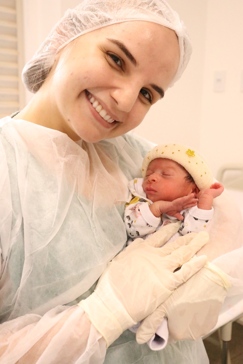 Santa Casa celebra o primeiro Dia das Crianças de bebês internados na UTI Neonatal com a ação “Touquinha Maluca”