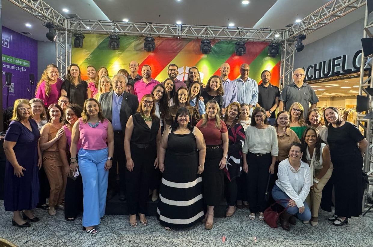Educação realiza formatura do curso Pró-Gestores e celebra Dia dos Professores