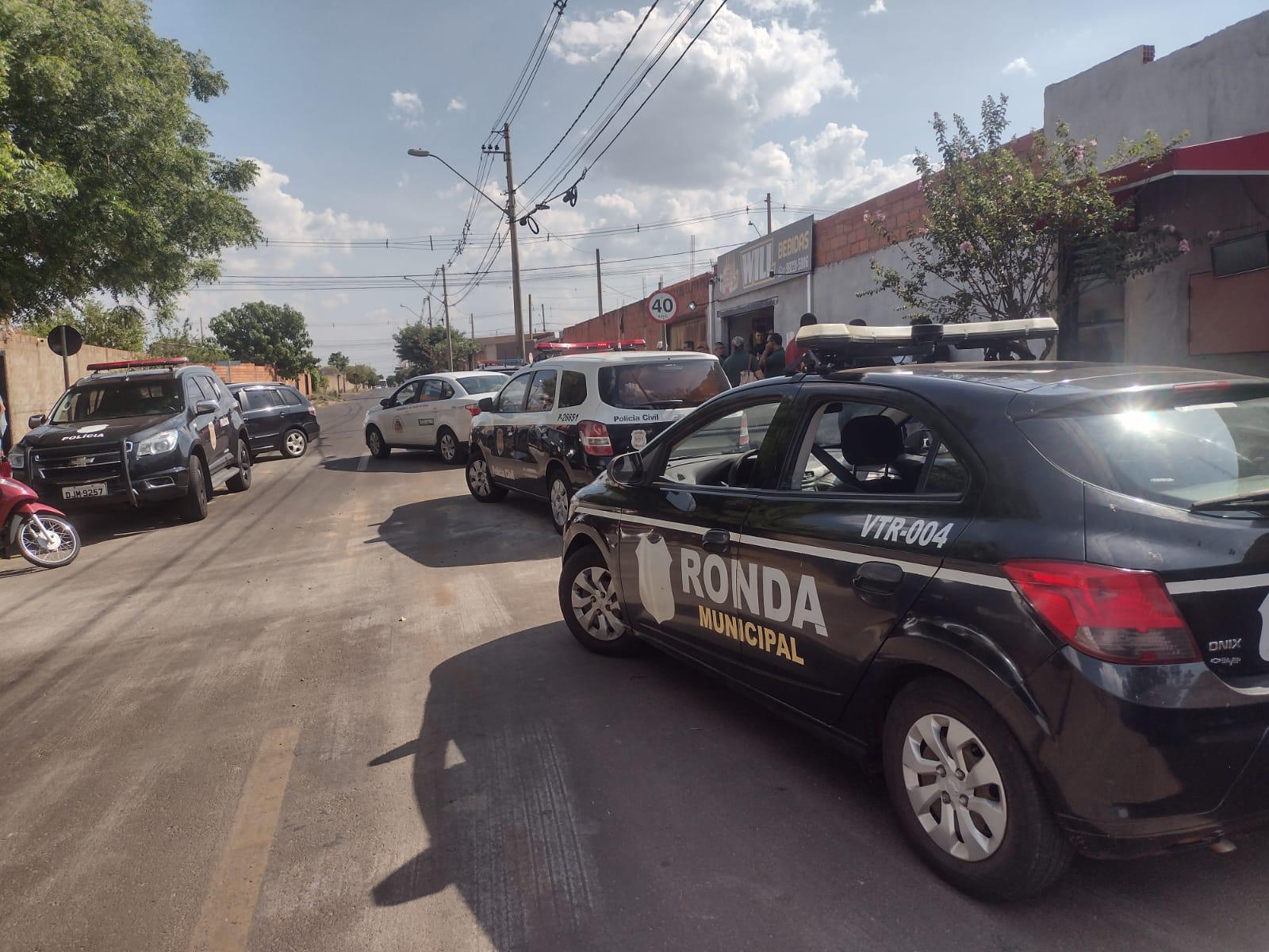 Operação fiscaliza estabelecimentos que vendem bebidas