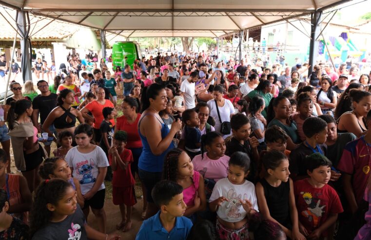 Sabadão Solidário leva centenas de famílias ao Recinto