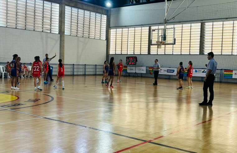 Meninas do Colégio FEB/APAB Barretos vencem e estão na semifinal dos Jogos Escolares Brasileiro