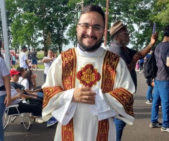Diácono André Pena será ordenado padre na igreja Santo Antônio