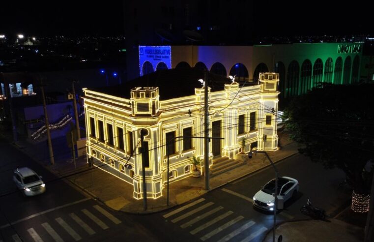 Museu Ruy Menezes recebe iluminação de Natal