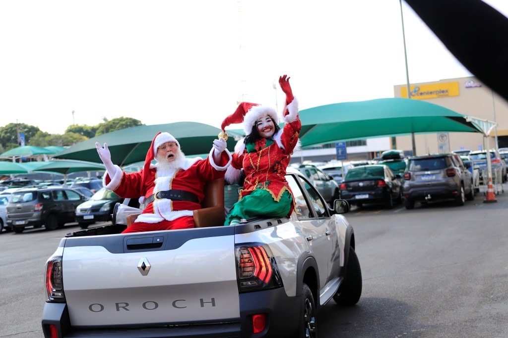 Chegada do Papai Noel lota corredores e inaugura ‘Natal Iluminado’ no North Shopping Barretos