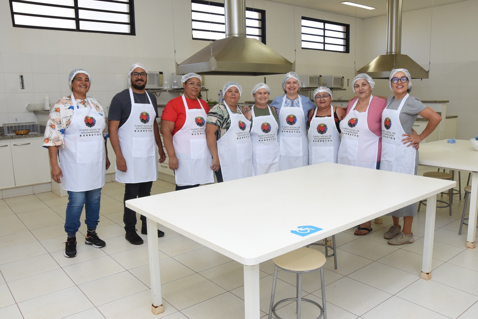 Mãos na massa: alunos do curso de qualificação para produção de pizzas participam de aulas práticas