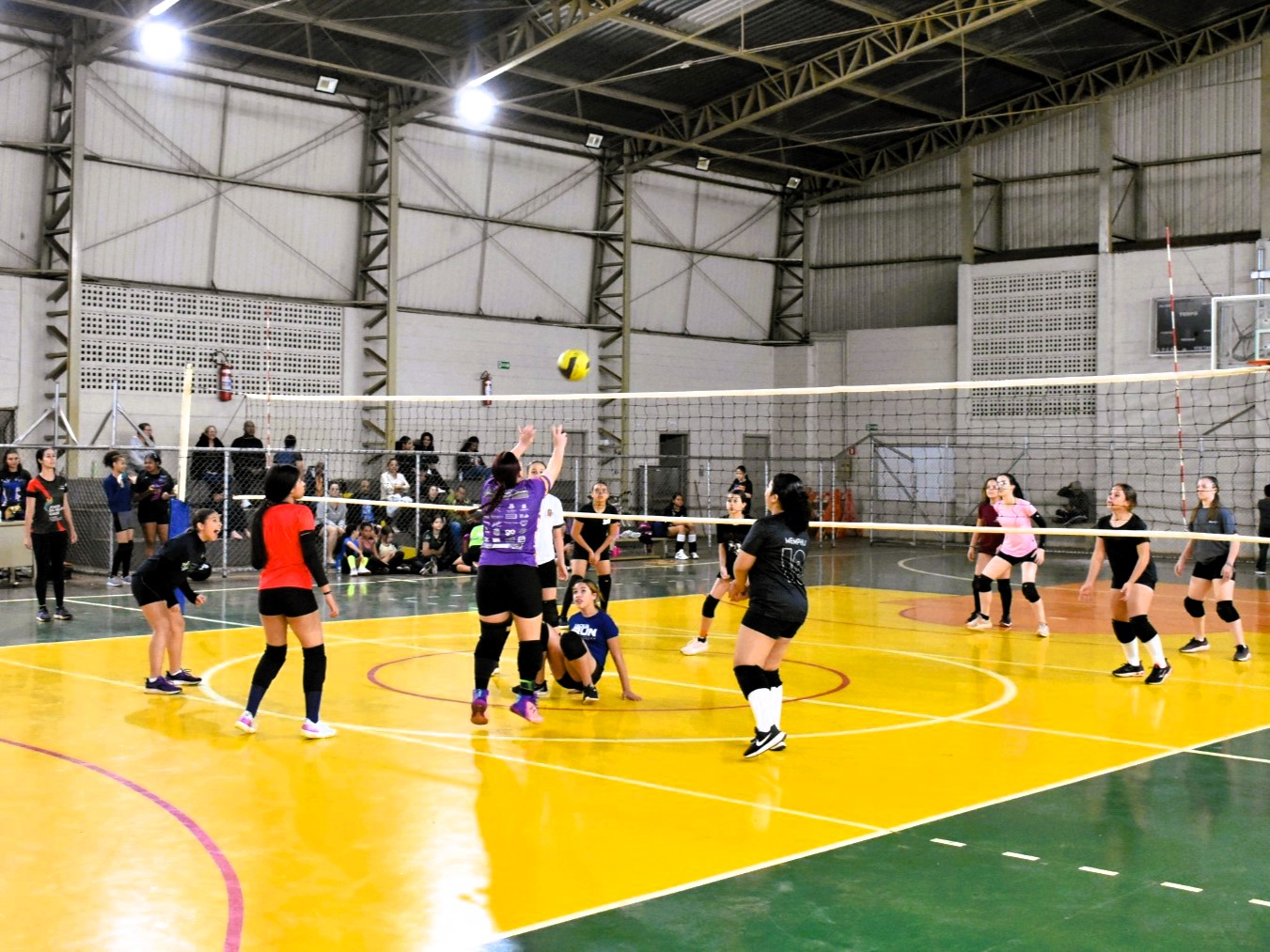 Cemepe do bairro Christiano Carvalho recebe 2º Torneio Interno de Voleibol