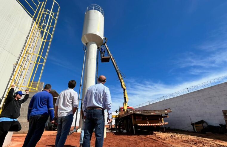 Obra do novo sistema de abastecimento do Batista Ananias avança e já fornece água ao bairro