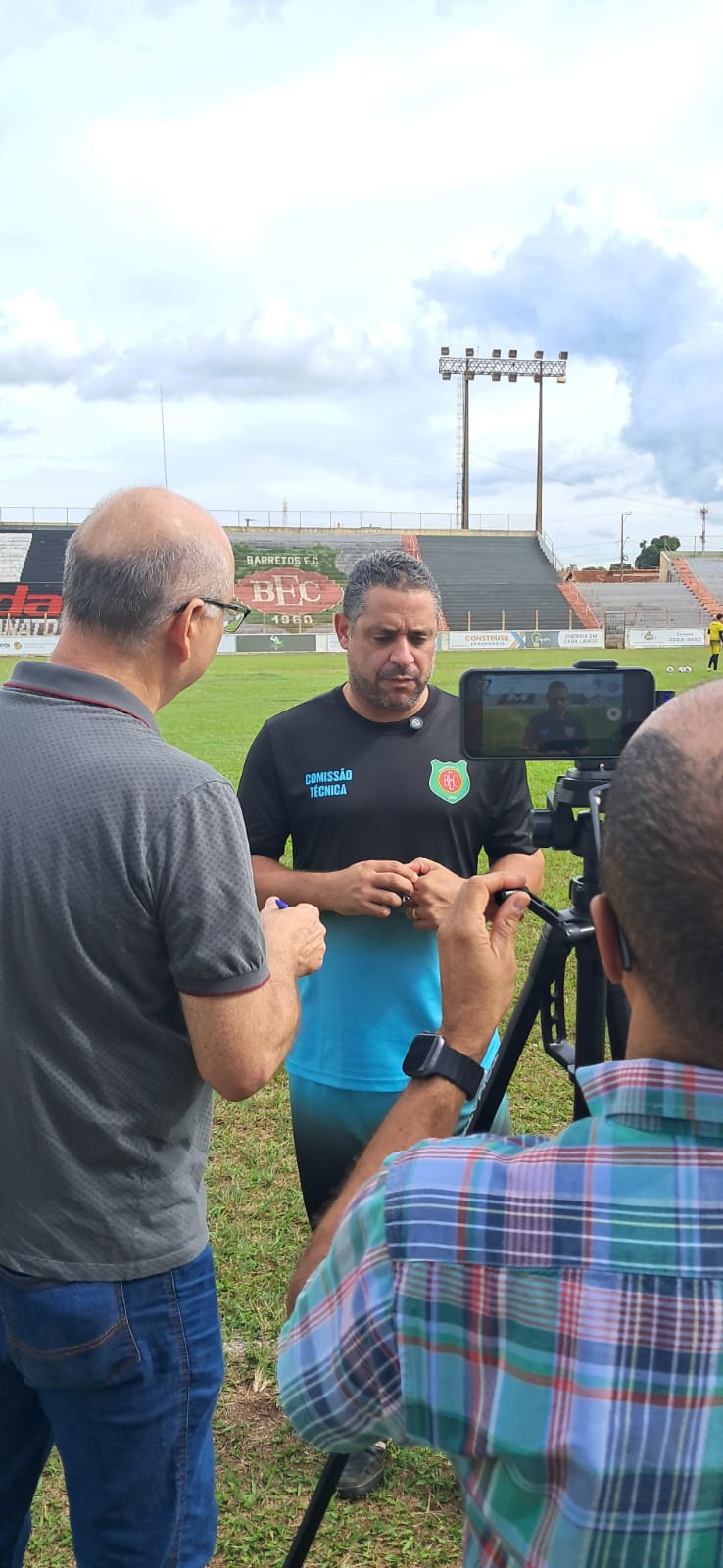 Diretoria do Touro do Vale apresenta elenco e comissão técnica  da Série A4