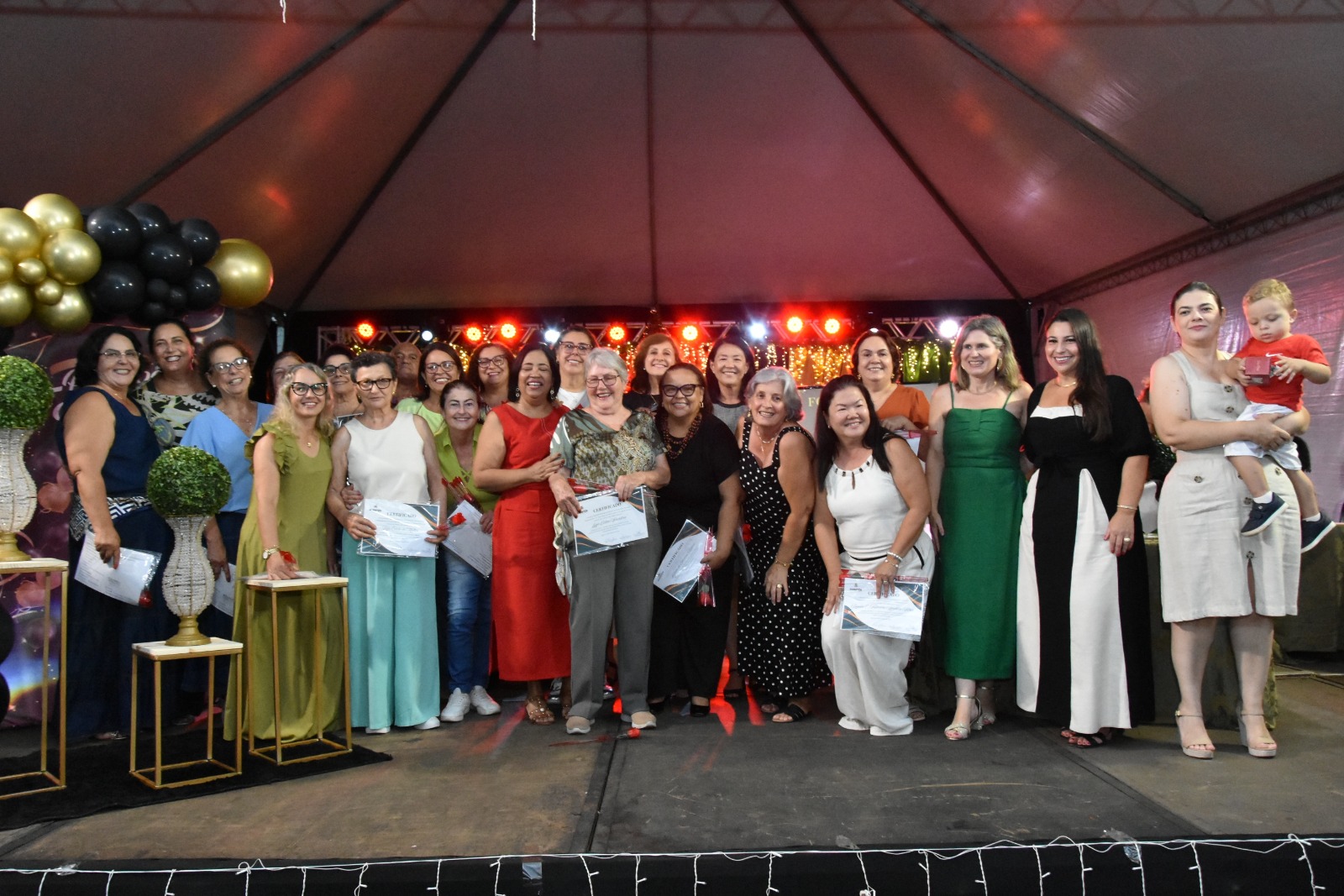 Apresentações da orquestra, CEMART e de Companhia de Dança estão na programação de Natal  da Família