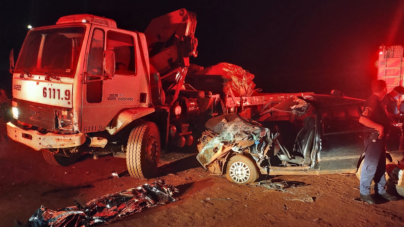 Bombeiros e SAMU atendem grave acidente em estrada rural de Guaíra com duas mortes