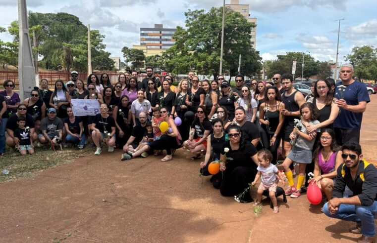 Comunidade barretense realiza ato contra o Feminícidio nos Lagos