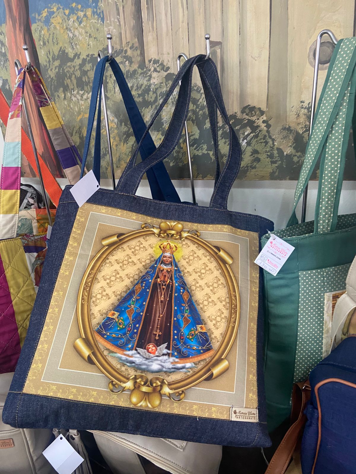 Bazar de Natal tem recursos para Fundação Padre Gabriel