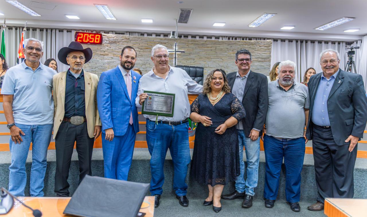 Jerônimo Muzeti é homenageado com o Diploma Cultural “Adonias Garcia”