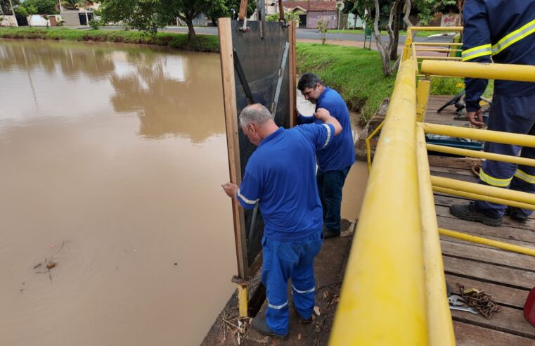 SAAE Barretos realiza manutenção e substituição de comporta no primeiro lago para reforçar controle do nível da água e prevenir enchentes