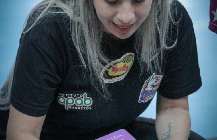 Treinadora da APAB é eleita melhor técnica no basquete Sub-14