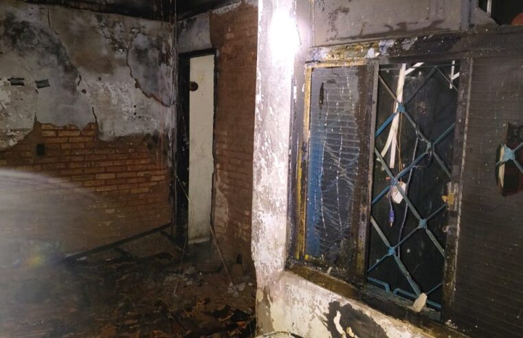 Incêndio  causa danos materiais em residência de Barretos