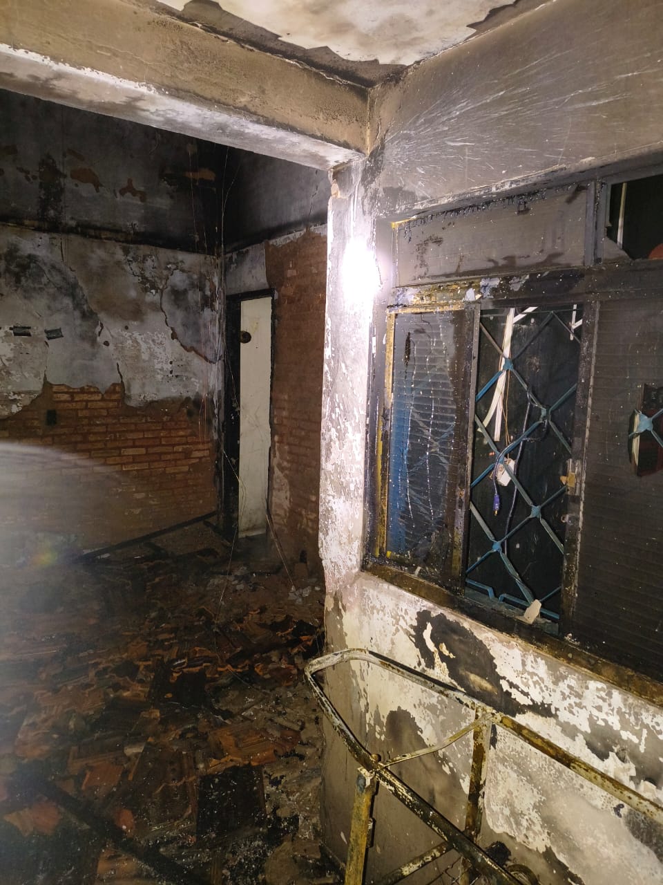 Incêndio  causa danos materiais em residência de Barretos