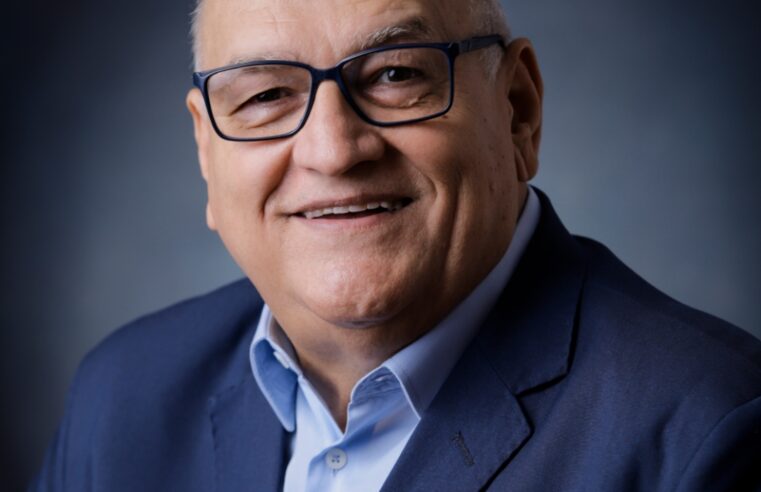 Escritor Jorge Curi divulga livro Dr. Andarilho