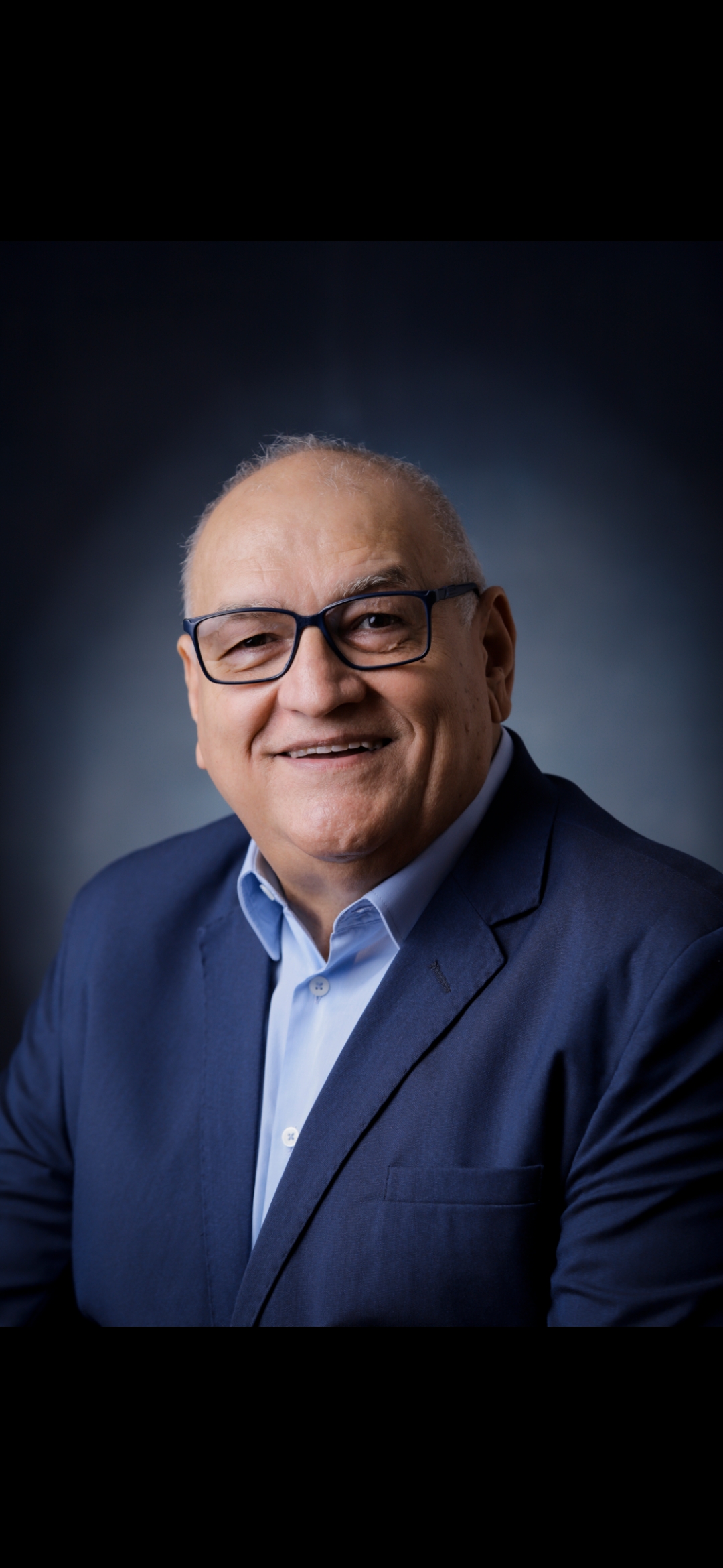 Escritor Jorge Curi divulga livro Dr. Andarilho