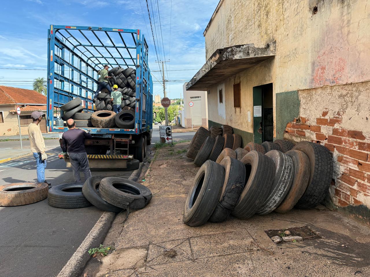 Controle de Vetores orienta sobre descarte correto de pneus