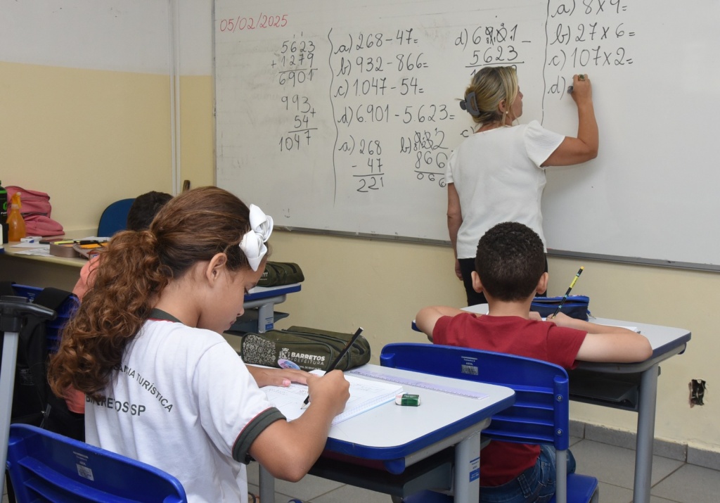 Mais de 11.900 alunos voltam às aulas nas escolas de Barretos nesta segunda-feira, 9
