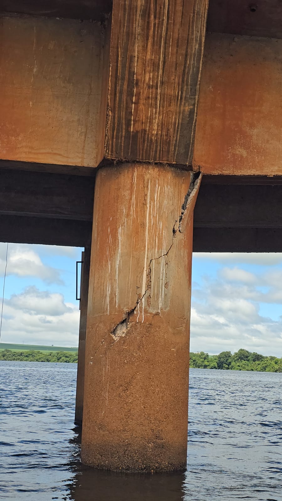 Trânsito na ponte da Volta Grande segue com fluxo parcial após rachaduras