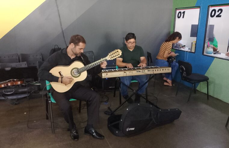 Atendidos da Farmácia de Alto Custo são recebidos com música 
