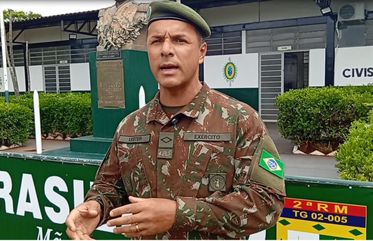 Quase 300 jovens passam por inspeção no Tiro de Guerra