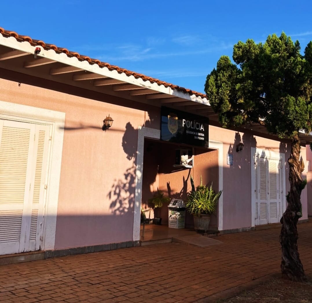 DDM prende homem que ameaçou matar ex-companheira e causou danos á sua residência