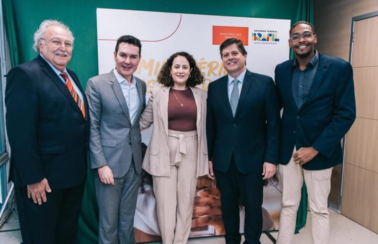 Vice-prefeito e procuradora-geral de Barretos cumprem agenda no Ministério das Cidades