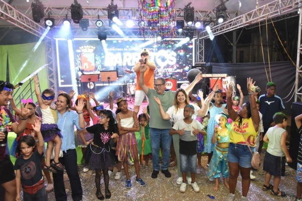 2ª edição do Carnaval da Família leva centenas de foliões à Estação Cultura