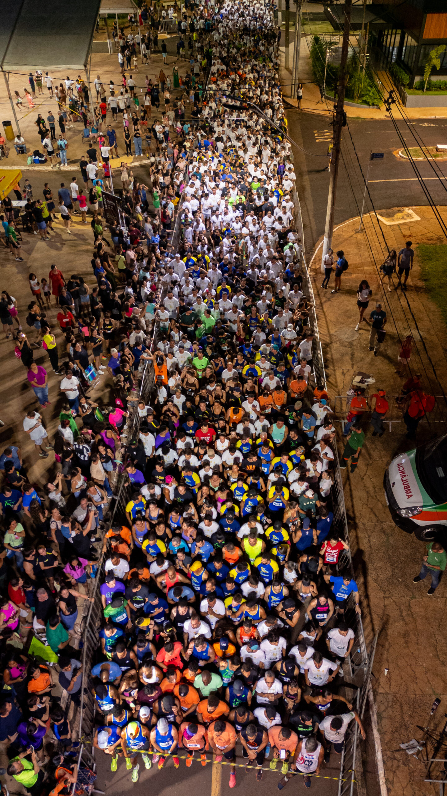 Parque Night Run completa 10 anos e mobiliza atletas e amantes da corrida no Parque do Peão neste sábado