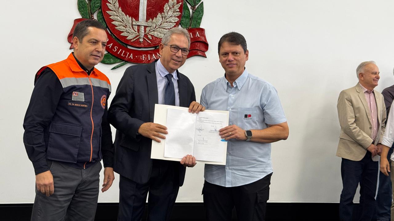 Barretos firma convênio de R$ 1,7 milhão com Estado para obra de recuperação da lateral do  Córrego Barretos