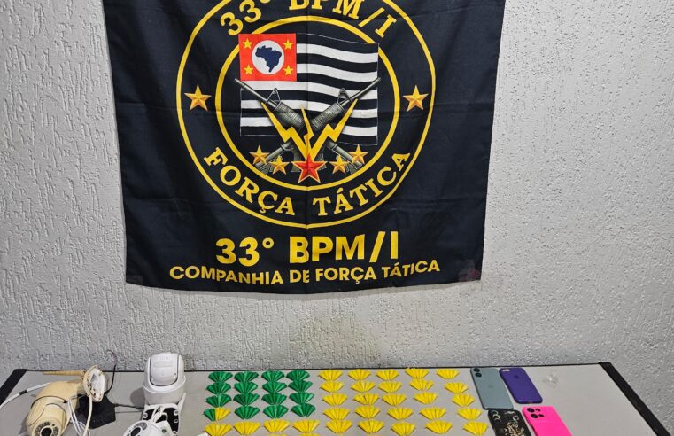 Força Tática prende dois por tráfico de drogas em conjunto habitacional