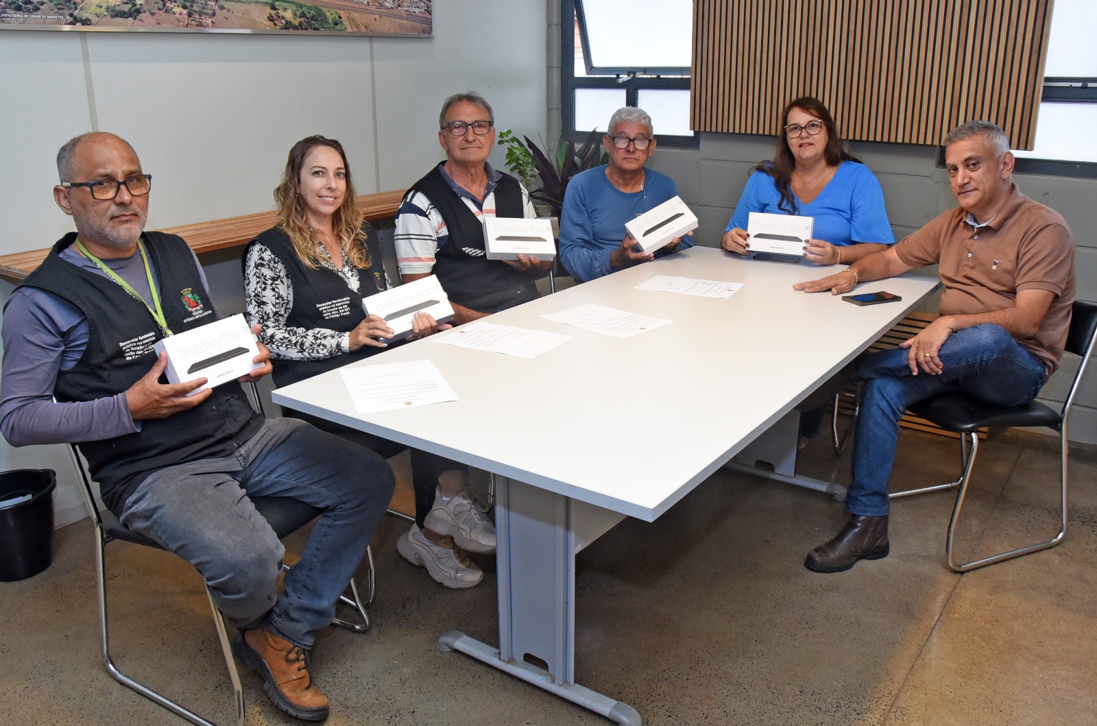 Prefeitura de Barretos moderniza fiscalização de obras com entrega de tablets