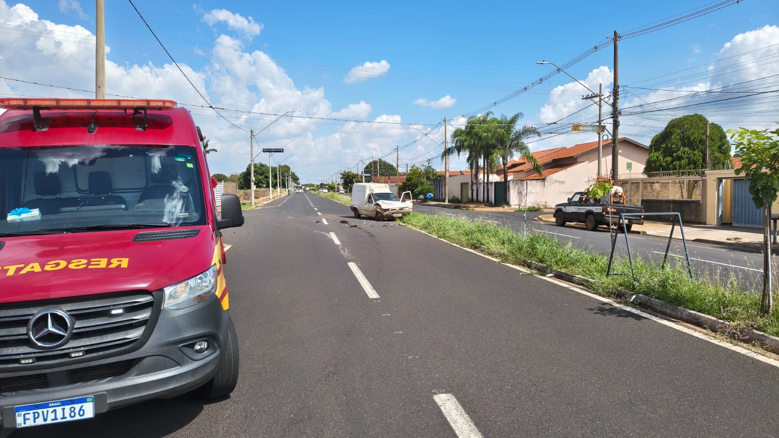 Acidente entre dois veículos é registrado no bairro Jockey Club