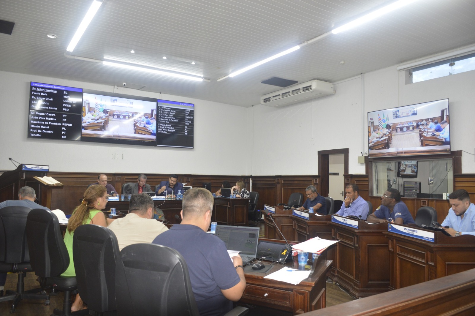 Câmara adia votação de audiência sobre Instituto Federal e aprova repasse de bens à Prefeitura
