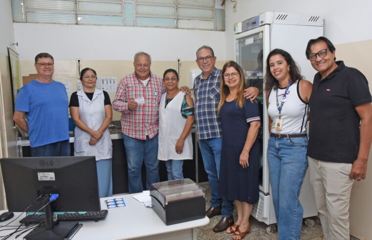 Odair e Mussa se vacinam no Dia D contra a gripe