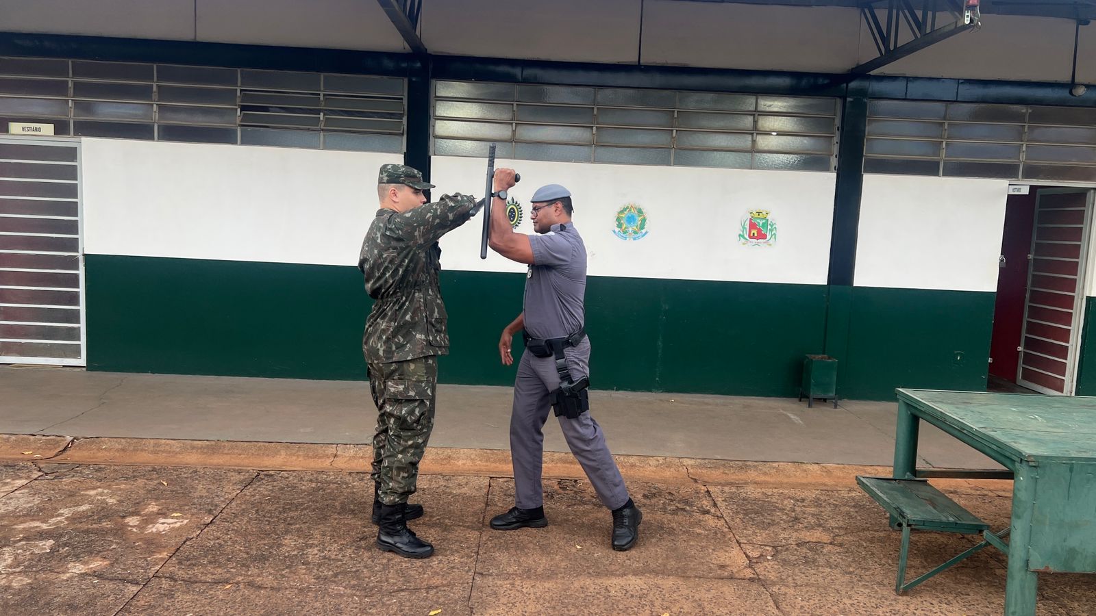 Polícia Militar realiza instrução no Tiro de Guerra