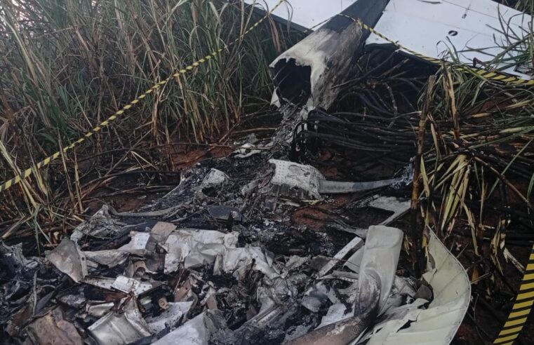 Aviâo monomotor cai em área rural de Altair