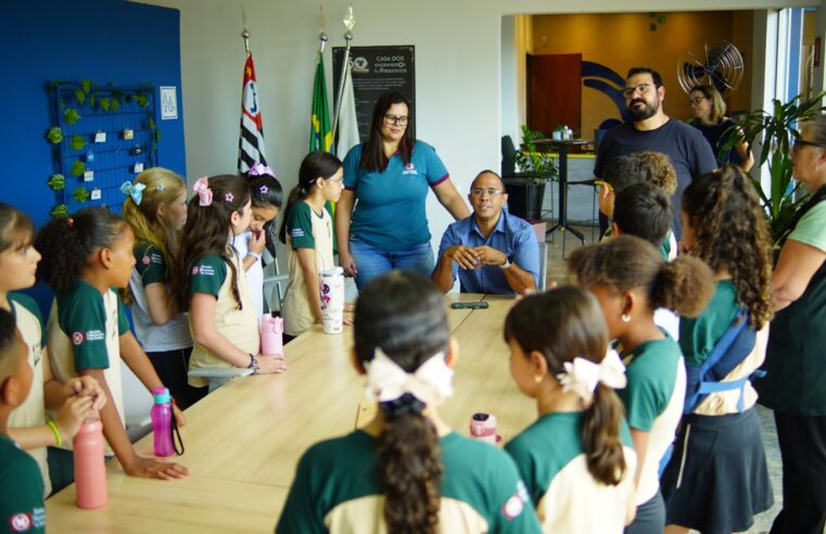 Casa dos Engenheiros de Barretos recebe alunos do Liceu Tec para vivência sobre Energia Fotovoltaica
